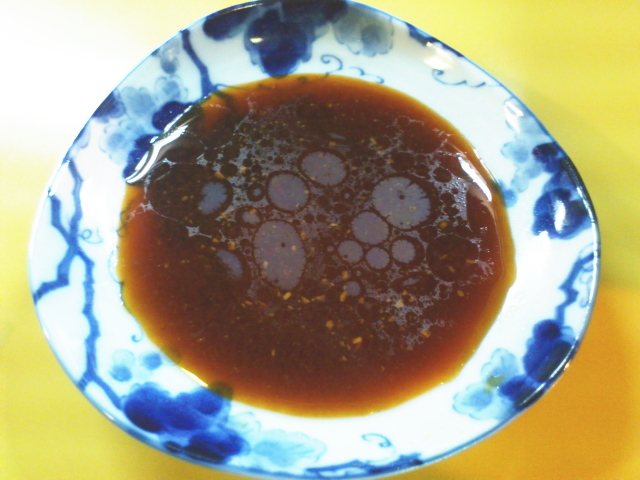 タレは、 サラサラ真っ黒な醤油系。
